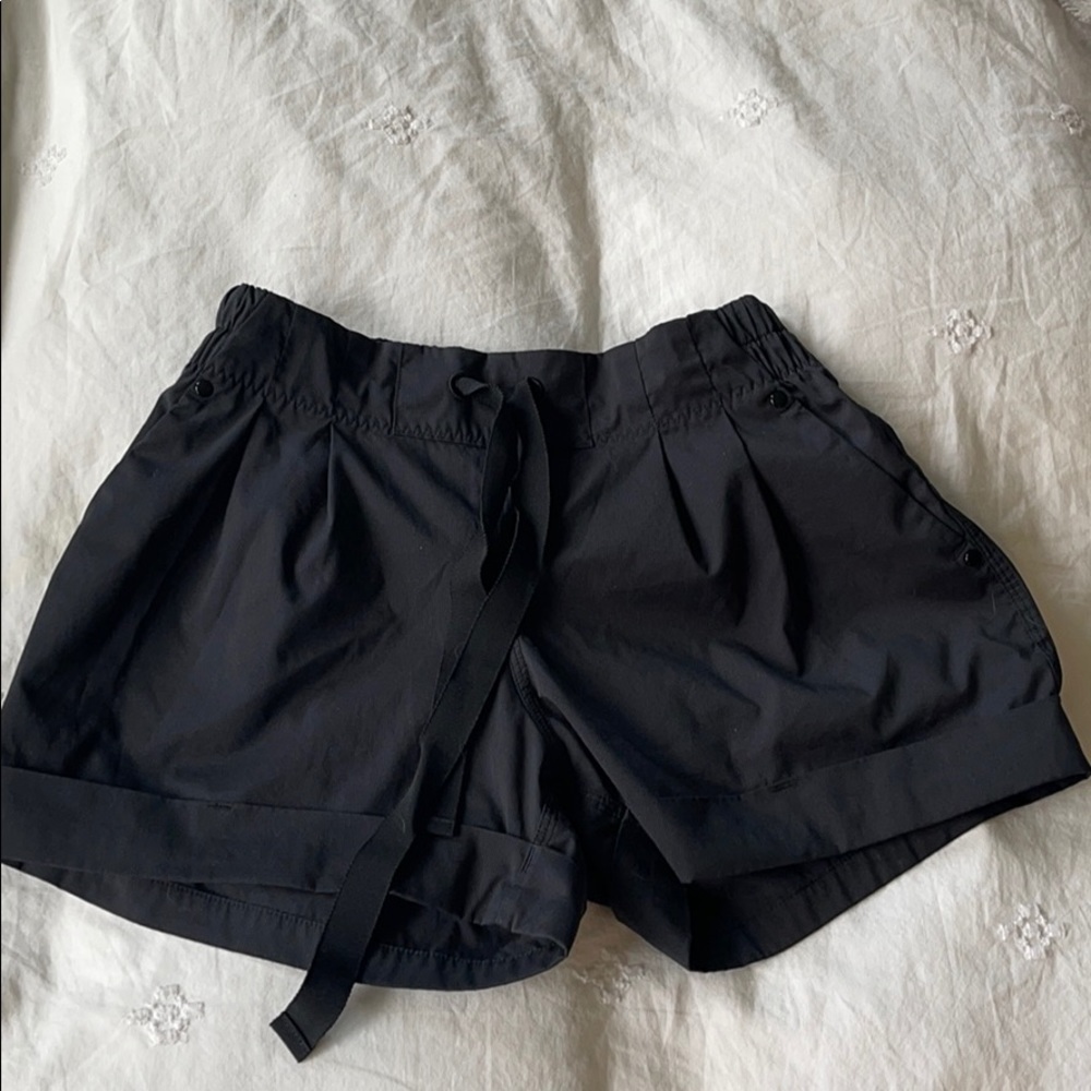 Lululemon Roll Hem Short